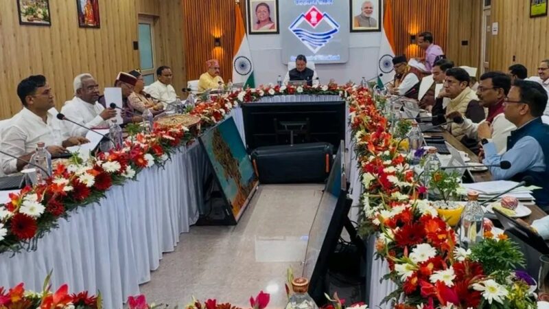 भारत-नेपाल सीमा पर धामी कैबिनेट की ऐतिहासिक बैठक, लिए कई फैसले