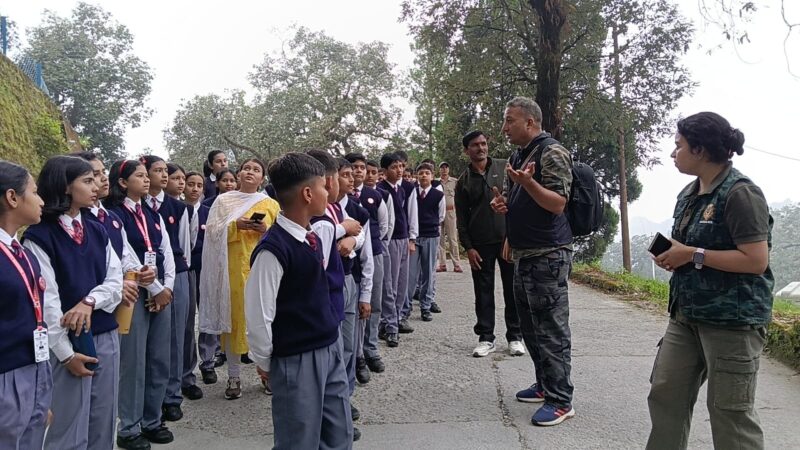 आर्मी पब्लिक स्कूल लैंसडौन में वन्य प्राणी सप्ताह के अंतर्गत वर्ड वाचिंग कार्यक्रम