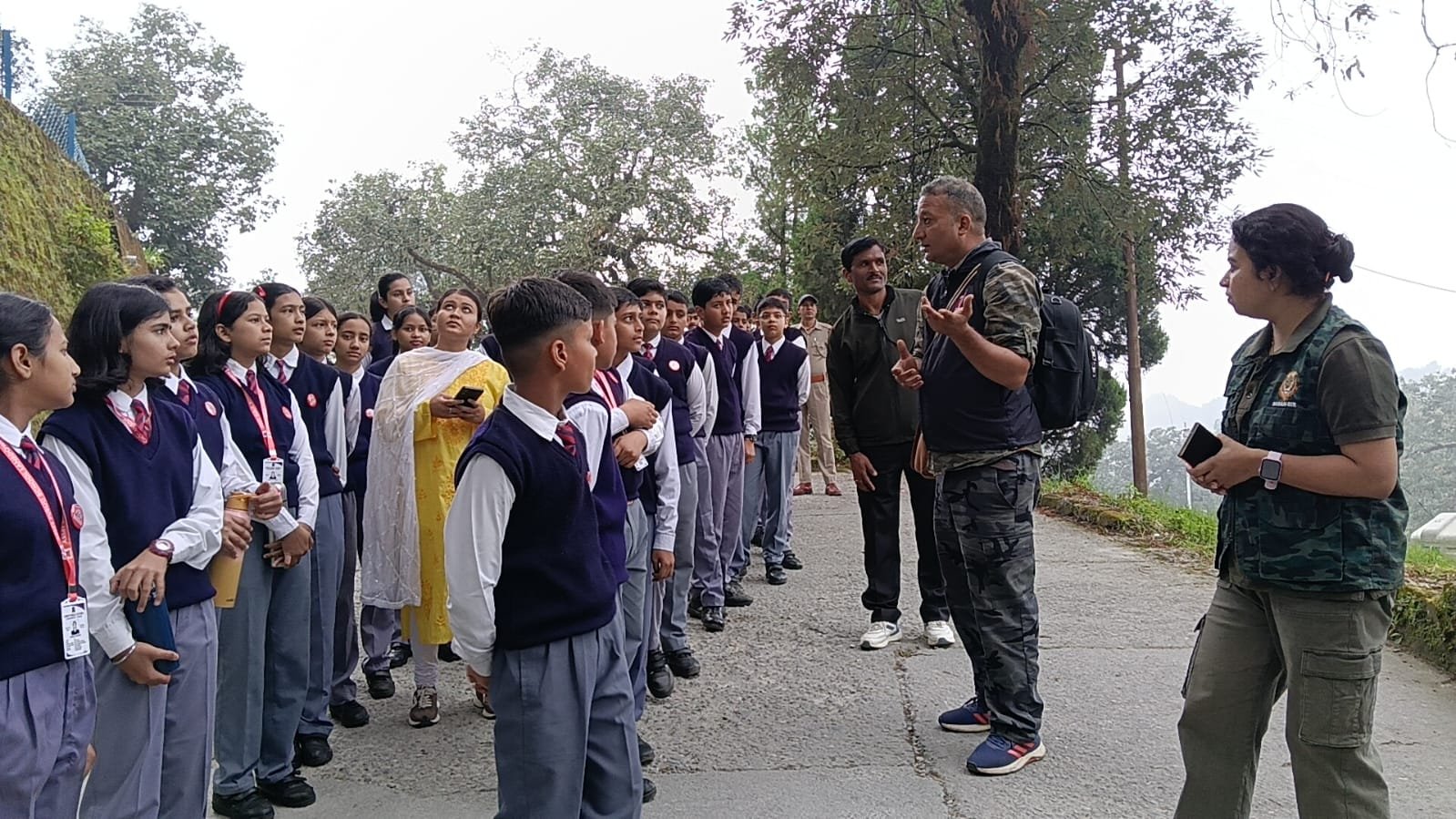 आर्मी पब्लिक स्कूल लैंसडौन में वन्य प्राणी सप्ताह के अंतर्गत वर्ड वाचिंग कार्यक्रम
