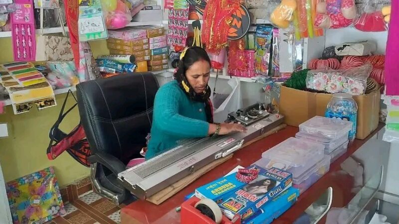 सिलाई के हुनर से संवरी सुशीला देवी की जिंदगी, अब हर माह कमा रहीं ₹10 से ₹15 हजार