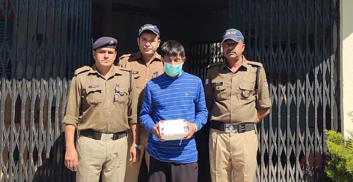 पौड़ी गढ़वाल : घर में घुसकर महिला से मारपीट कर मोबाइल लूटने वाला आरोपी गिरफ्तार
