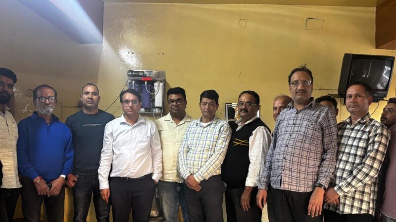 श्रीनगर में खाद्य सुरक्षा विभाग की छापेमारी, मिठाई विक्रेताओं को दिए सख्त निर्देश