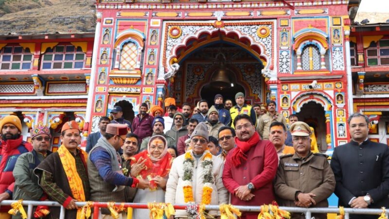 शपथ के बाद पहली बार बदरी विशाल के दर पहुंचे राज्यपाल डॉ. ढाल सिंह बिसेन