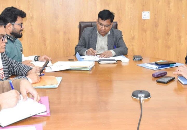 गंगा में गंदगी फैलाने वालों पर होगी सख्ती, कटेंगे चालान