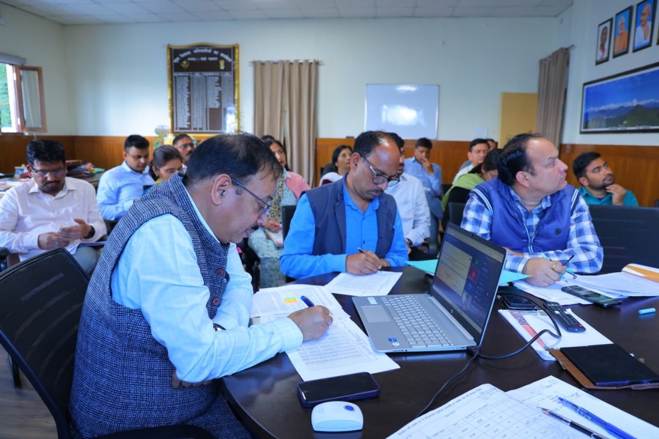 जिला योजना में धीमी प्रगति पर सीडीओ ने जताई नाराजगी, निर्धारित लक्ष्य के अनुरूप प्रगति लाने के निर्देश