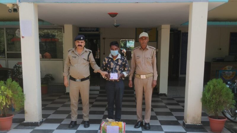 झबरेड़ा पुलिस ने 52 टेट्रा पैक देशी शराब के साथ देवेंद्र को किया गिरफ्तार