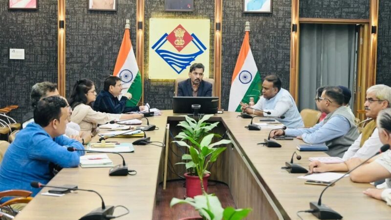 देहरादून में निर्धारित स्थलों पर ही पटाखों की बिक्री की अनुमति, बाजारों में अग्नि सुरक्षा सुनिश्चित करने के निर्देश