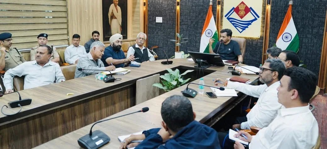 विधानसभा चुनाव-2027 : देहरादून में 23 अक्टूबर से ईवीएम की तकनीकी जांच, डीएम ने राजनीतिक दलों से मांगा सहयोग