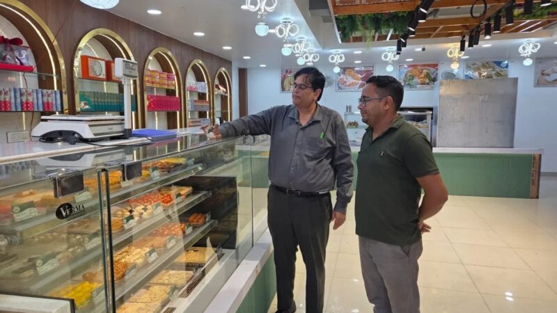 आयुक्त विनय शंकर पांडेय के निर्देशों पर FDA की बड़ी कार्रवाई, कोर्ट कैंटीन से ढाबों तक छापेमारी, कई प्रतिष्ठानों को नोटिस