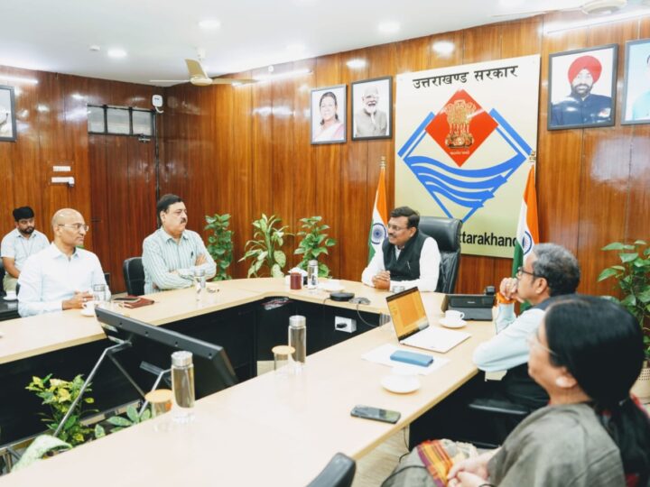विदेशी भाषाओं का प्रशिक्षण देने के लिए तैयार की जाए व्यापक कार्ययोजना – मुख्य सचिव आनन्द बर्द्धन