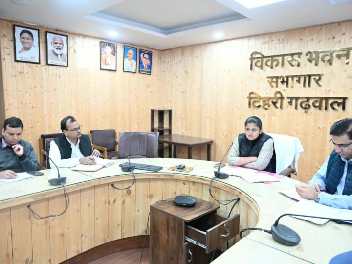 कम मतदान वाले बूथों पर विशेष जागरूकता अभियान चलाएं विभाग – सीडीओ वरुणा अग्रवाल