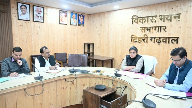 कम मतदान वाले बूथों पर विशेष जागरूकता अभियान चलाएं विभाग – सीडीओ वरुणा अग्रवाल